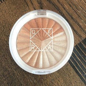 2/$10 Ofra x NikkieTutorials Everglow Highlighter